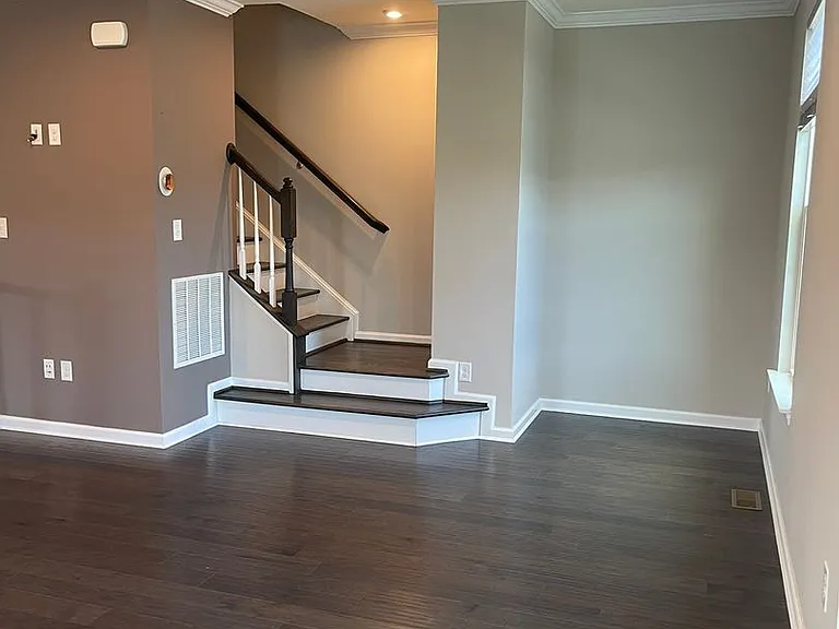 331 S Parkway Dr — Photo 26