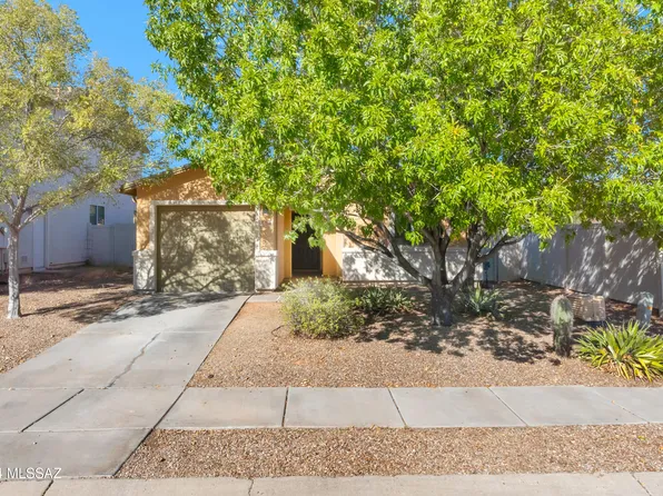 8362 W Razorbill Dr, Tucson, AZ 85757