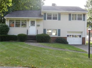 11191 Stoneham Rd, Parma Heights, OH 44130