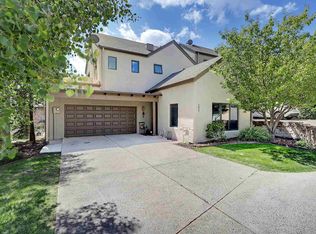 5055 Carriage House Dr, Los Alamos, NM 87544