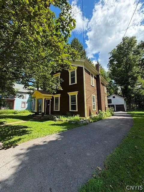 41 Maple Ave
