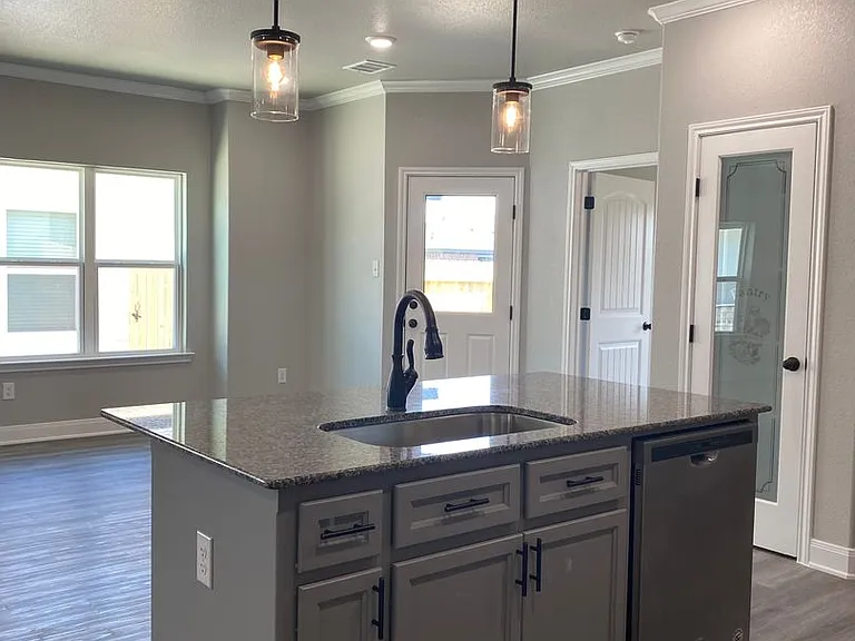 1615 Black Kettle Trl — Photo 6