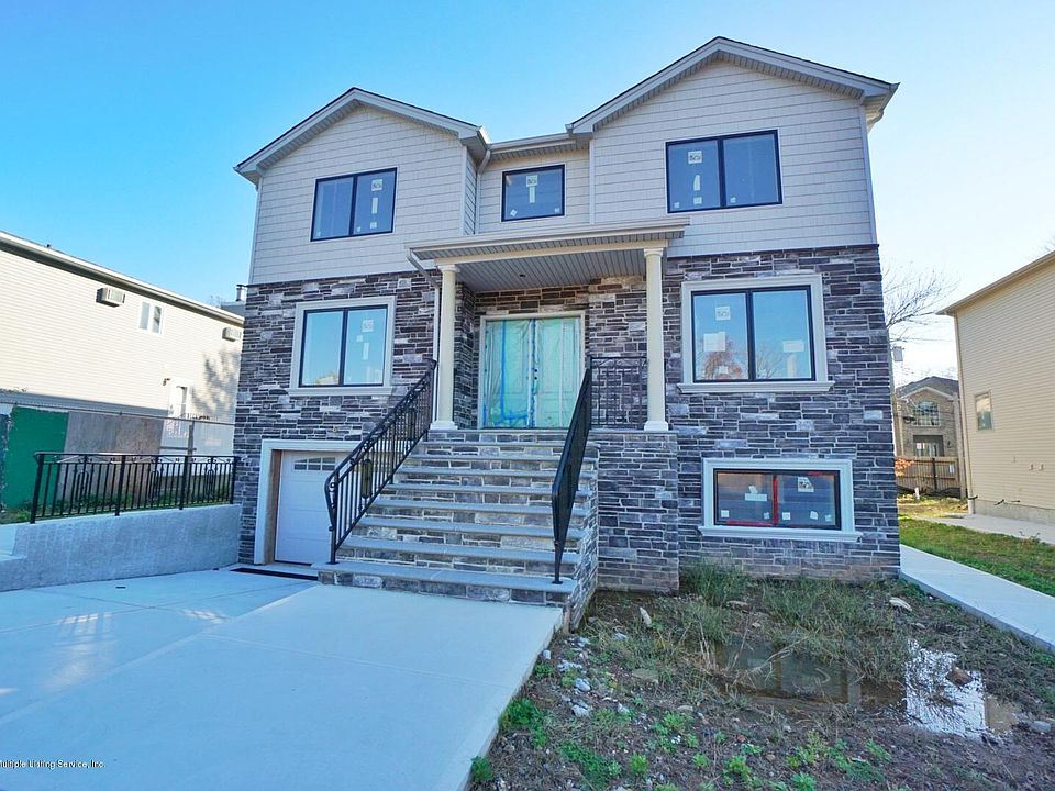 1st image of 17 Fonda Pl