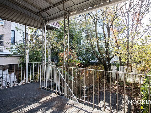 3rd image of 326 Irving Ave #1F