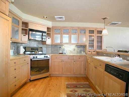 3rd image of 2900 E Deer Valley Dr #B-301