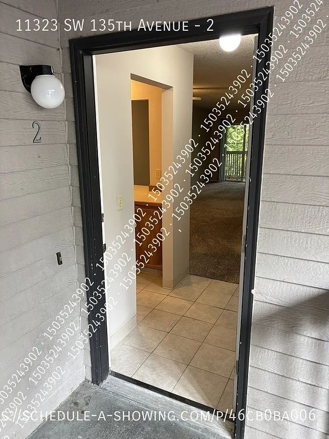 Upstairs 3 Bd 2ba 1050 Sq Ft W/ Garage, W/D Hk Up, Fireplace, We Pay Water & Sewer — Photo 1
