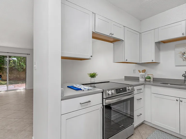 337 Woodham Ct — Photo 3