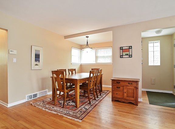 3rd image of 1217 Eastwood Ave