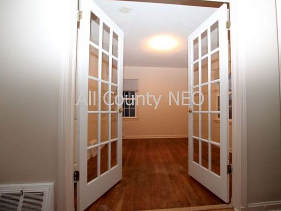 3rd image of 1544 Seminola Ave