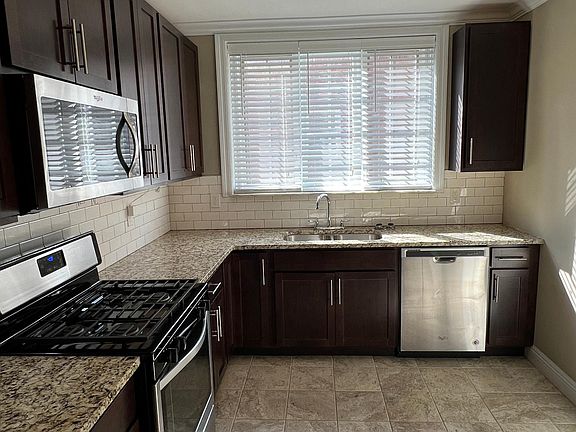 4th image of 7316 Pershing Ave #1W