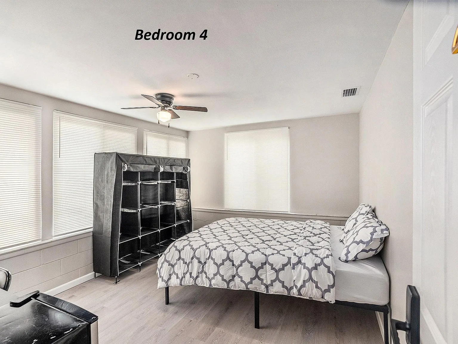4 bed, 2.0 bath, 2321 sqft, $884 — Photo 2
