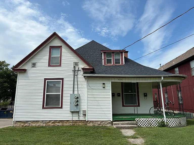 429 E Madison St #A — Photo 3