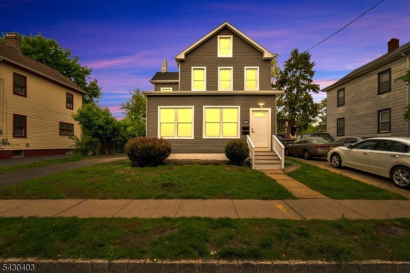 1st image of 67 Manning Ave