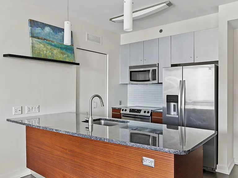 2101 Market St #8O5 — Photo 9