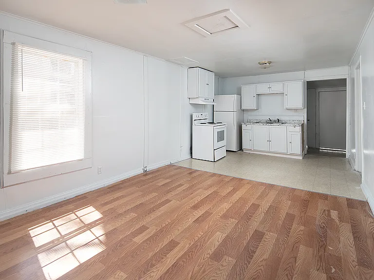 515 W Davidson Ave — Photo 16