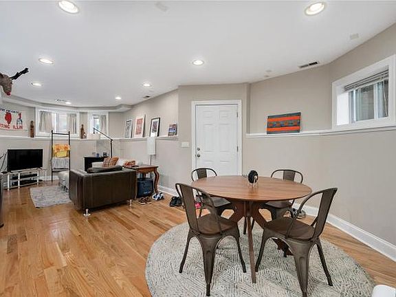 2nd image of 1253 W Newport Ave #G
