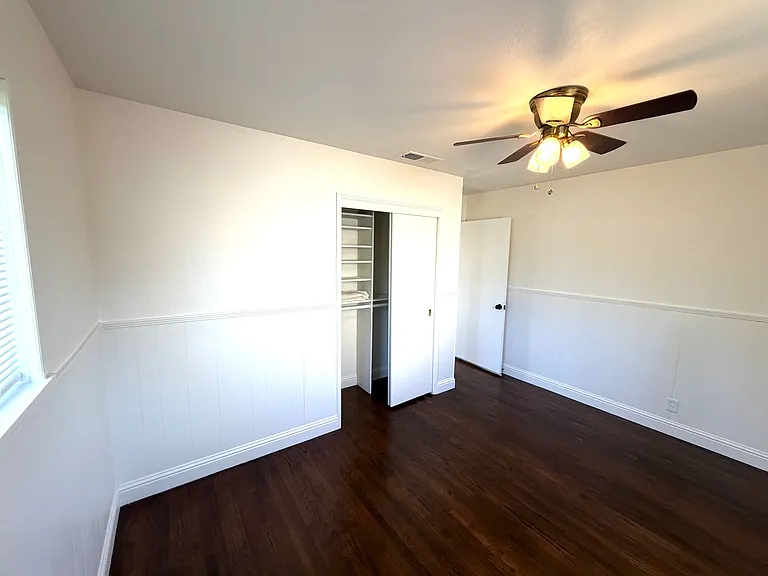 1704 Castle Ct — Photo 19