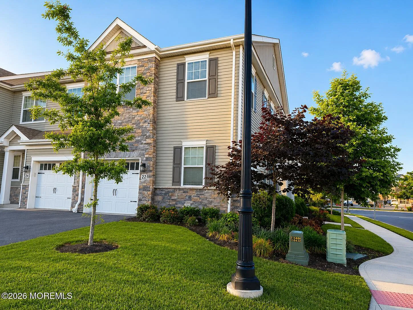 3 bed, 2.5 bath, 1859 sqft, $4,580 — Photo 2