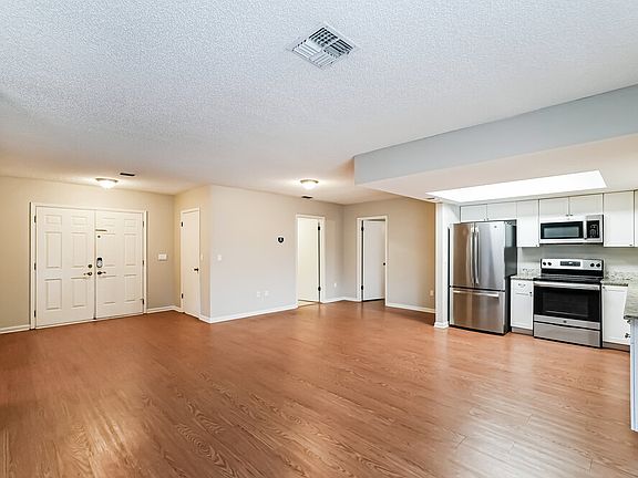 4th image of 3444 Brian Rd S