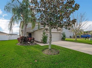 1949 Hawks View Dr, Ruskin, FL 33570