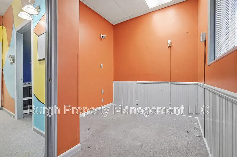 Studio, 1200 sqft, $800 — Photo 4