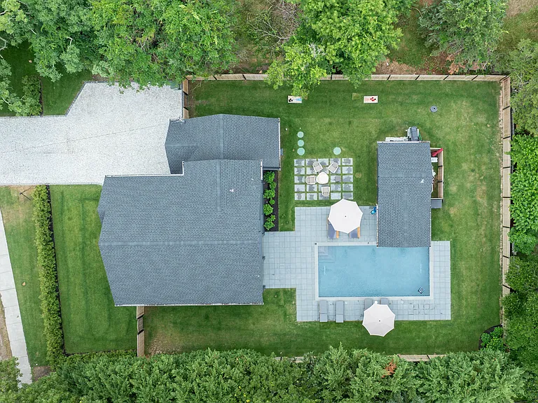 685 Springs Fireplace Rd — Photo 20