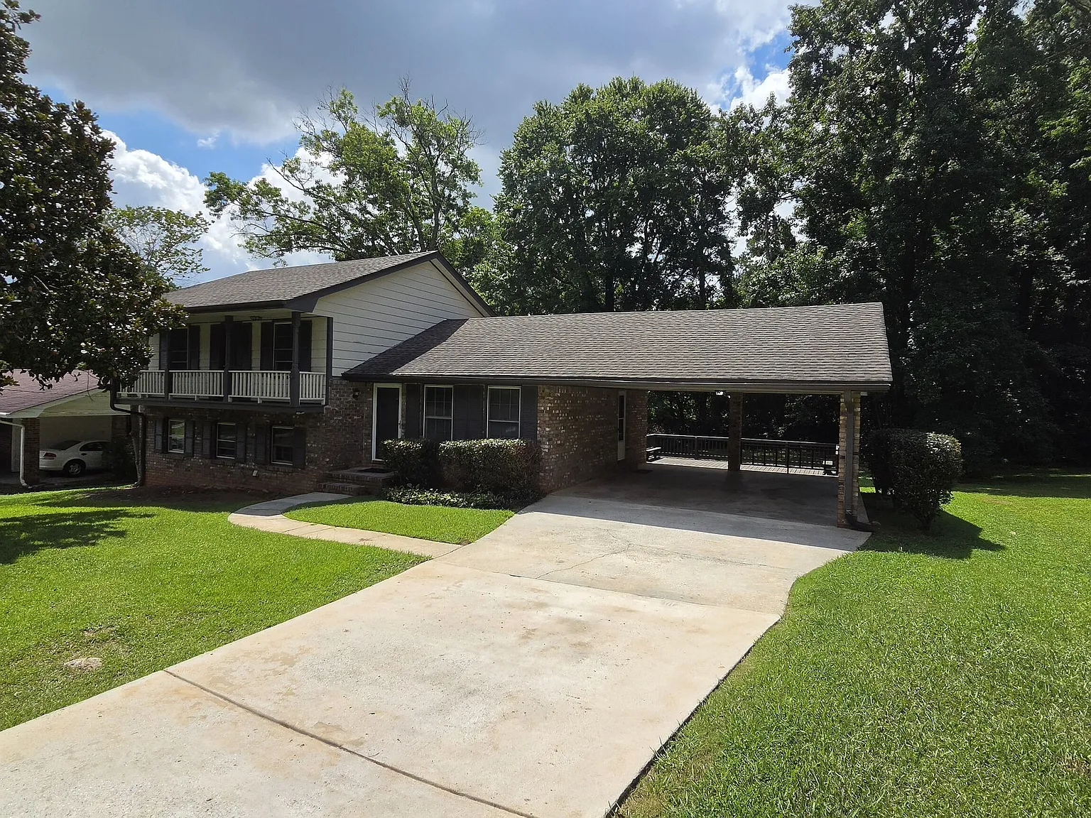 3 bed, 2.0 bath, 1832 sqft, $1,850 — Photo 3
