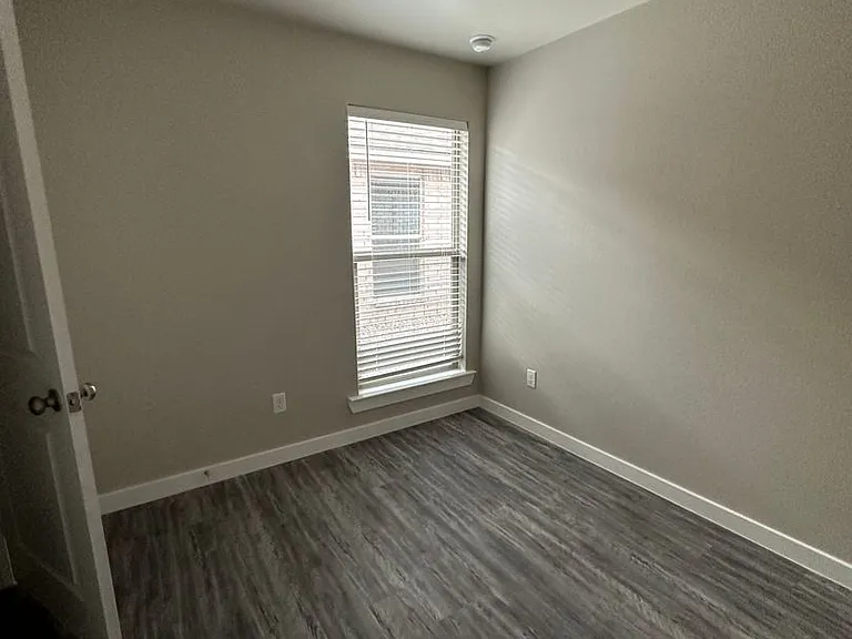 5 Deadwood Dr — Photo 3