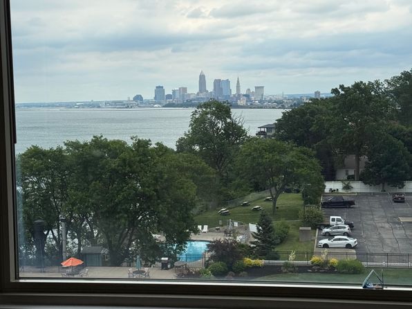11820 Edgewater Dr APT 713