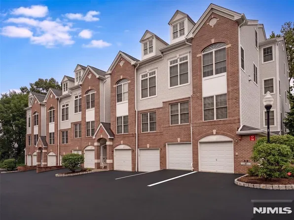 9 Goffle Brook Court #205, Hawthorne, NJ 07506