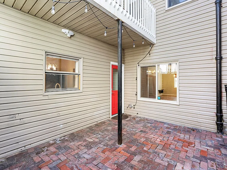 1106 Goettman St — Photo 25