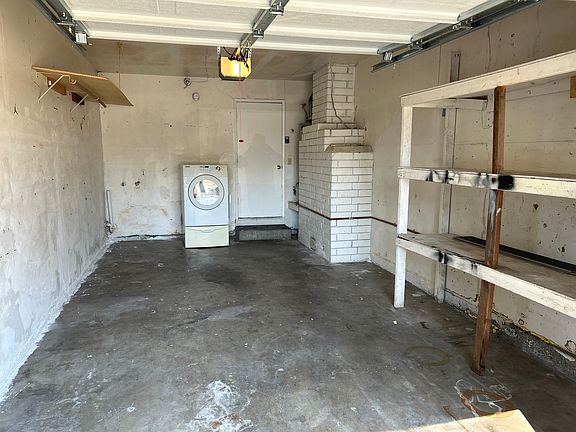 3rd image of 109 W Ponce De Leon Ave
