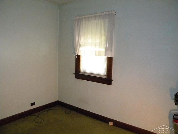 5th image of 1523 Casimir St