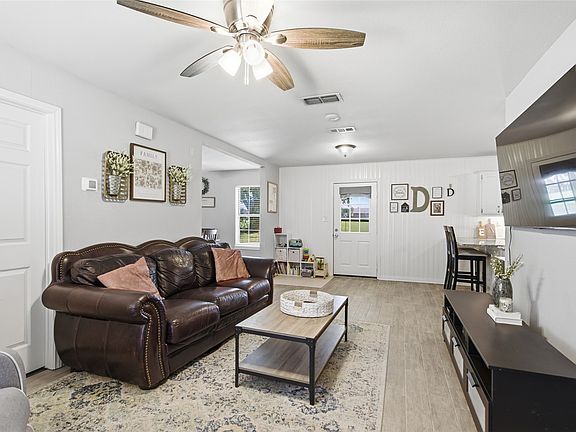 3rd image of 217 N Laramie Cir