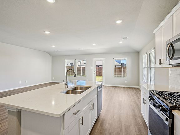 5th image of 2128 Longchamp Ln