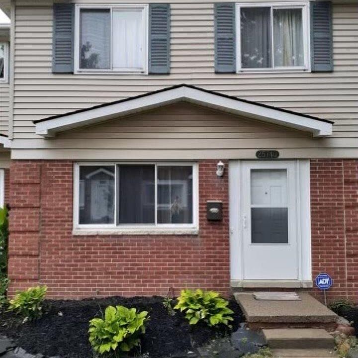 1st image of 25740 Cambridge Ct