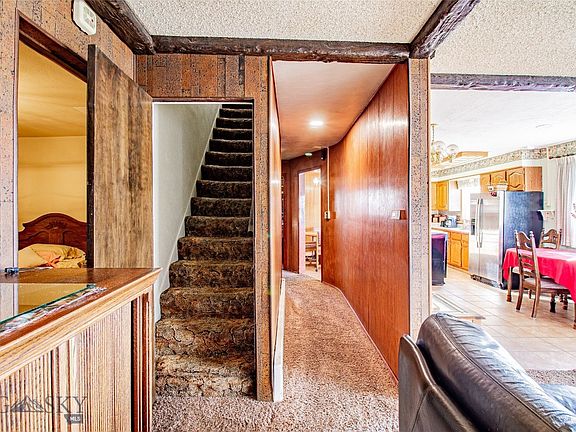 3rd image of 526 S Washington St