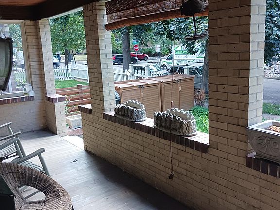 3rd image of 1316 N Steele St #B