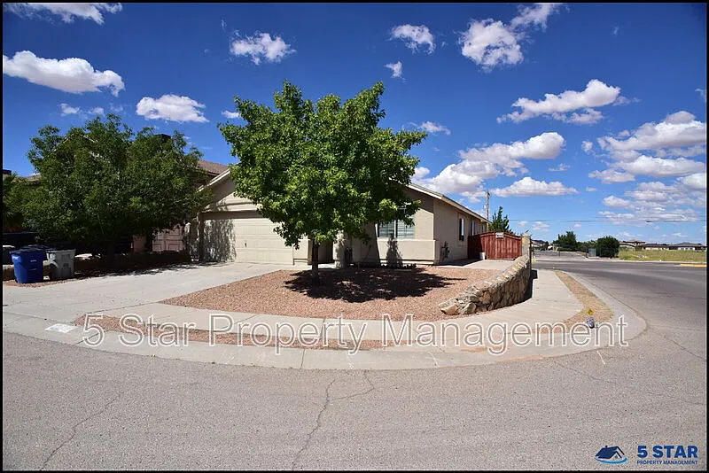 3 bed, 2.0 bath, 1516 sqft, $1,550 — Photo 1