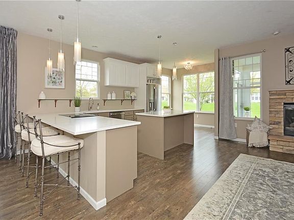 5th image of 2134 Charles Ct