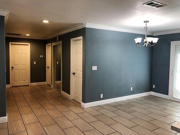 3rd image of 505 El Capitan Ave