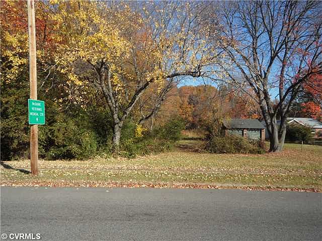 2nd image of 2517 Bells Rd