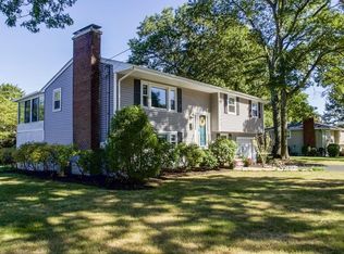 27 Surrey Rd, Norwood, MA 02062