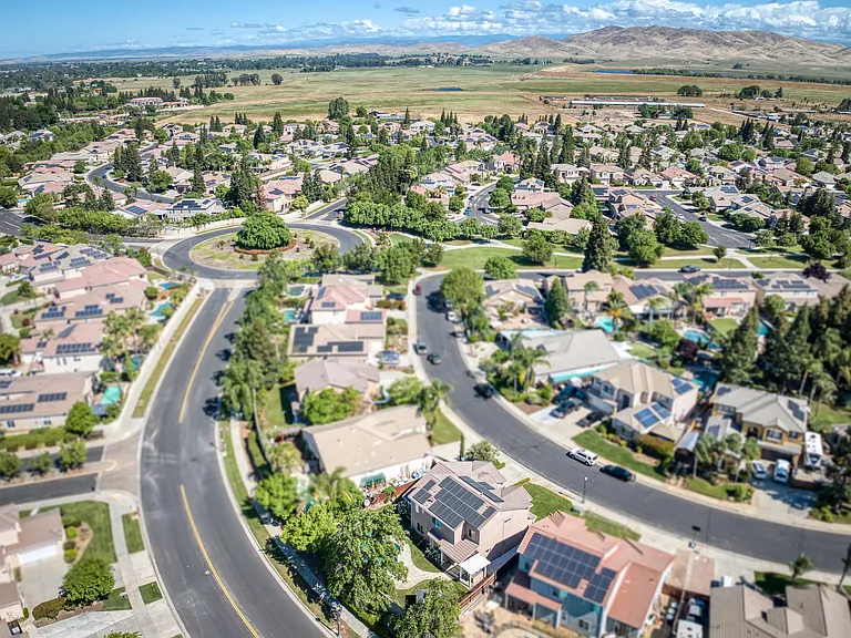 1736 N Holly Ave — Photo 52