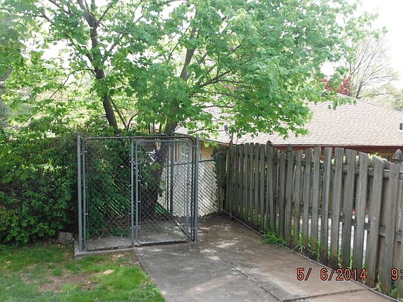 3rd image of 175 Elmwynd Dr