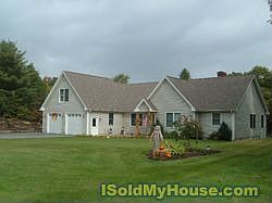 Nicely landscaped sprawling ranch.