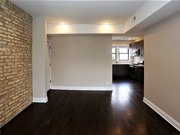 4th image of 2228 N Sawyer Ave #1421