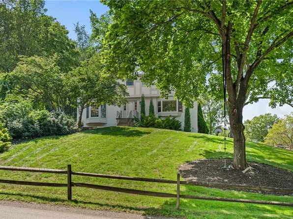 323 Cornwall Dr, Pittsburgh, PA 15238