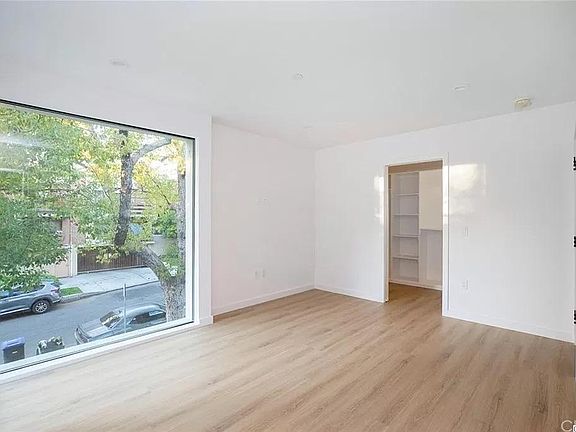 5th image of 530 E San Jose Ave