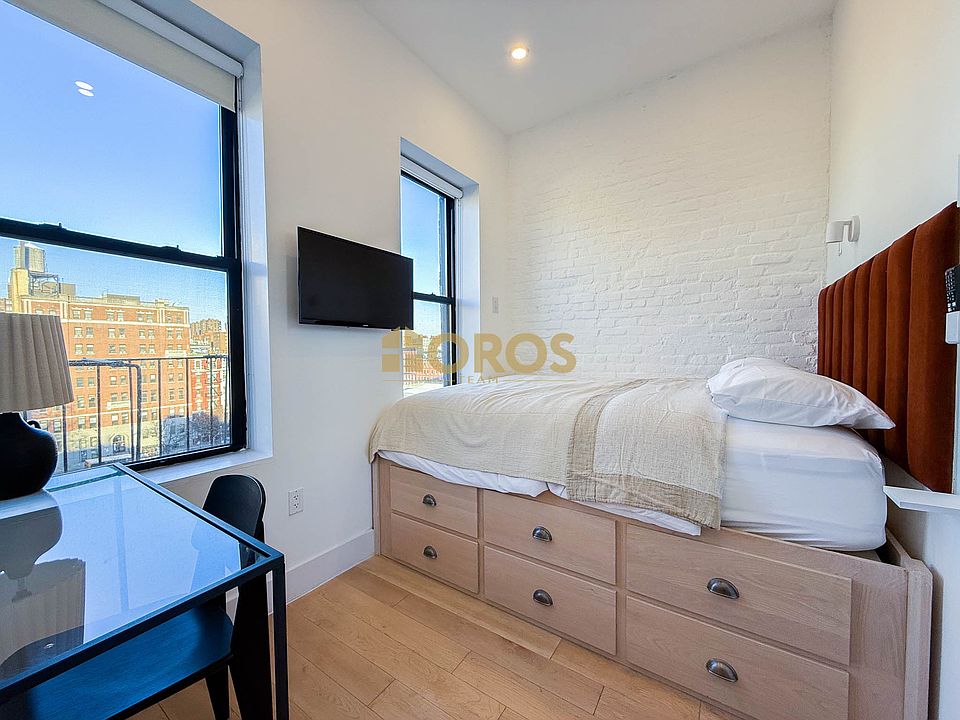 1st image of 322 E 11th St #12